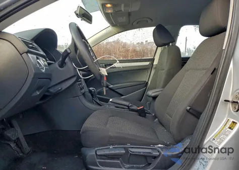 2017 Volkswagen Passat S z USA, uszkodzony, nr VIN 1VWAT7A34HC054163